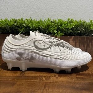 Under Armour Magnetico Elite 4 FG White Gray 3027700-100 Men’s Size 11.5